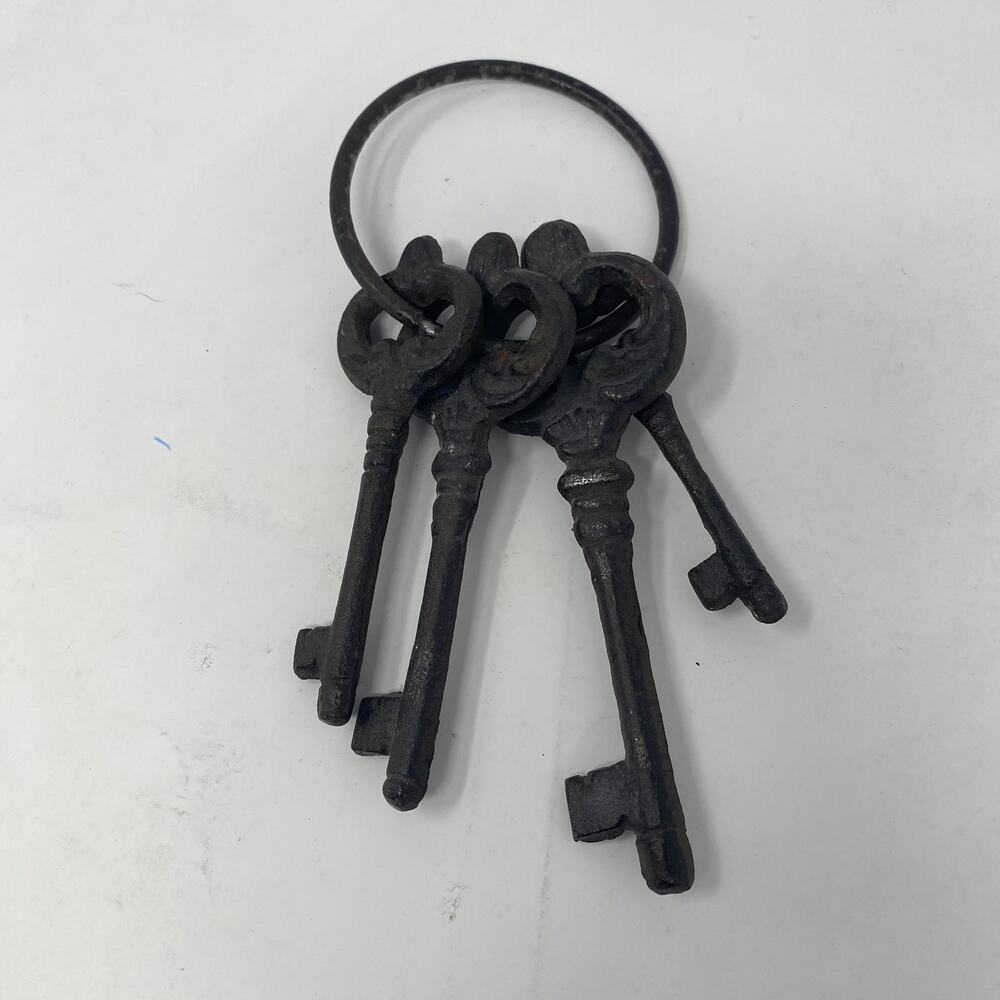 Jailor Pirate Skeleton Keys Ring Rustic Antique Black Cast Iron Old West Decor